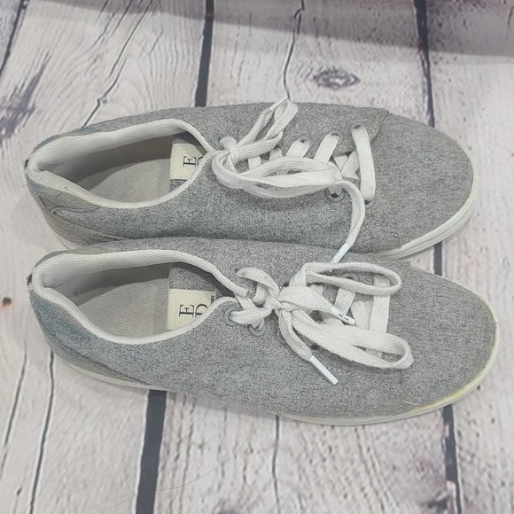 ELLEN DeGeneres Gray and White Tennis Shoes Felt type outside material - Picture 8 of 14